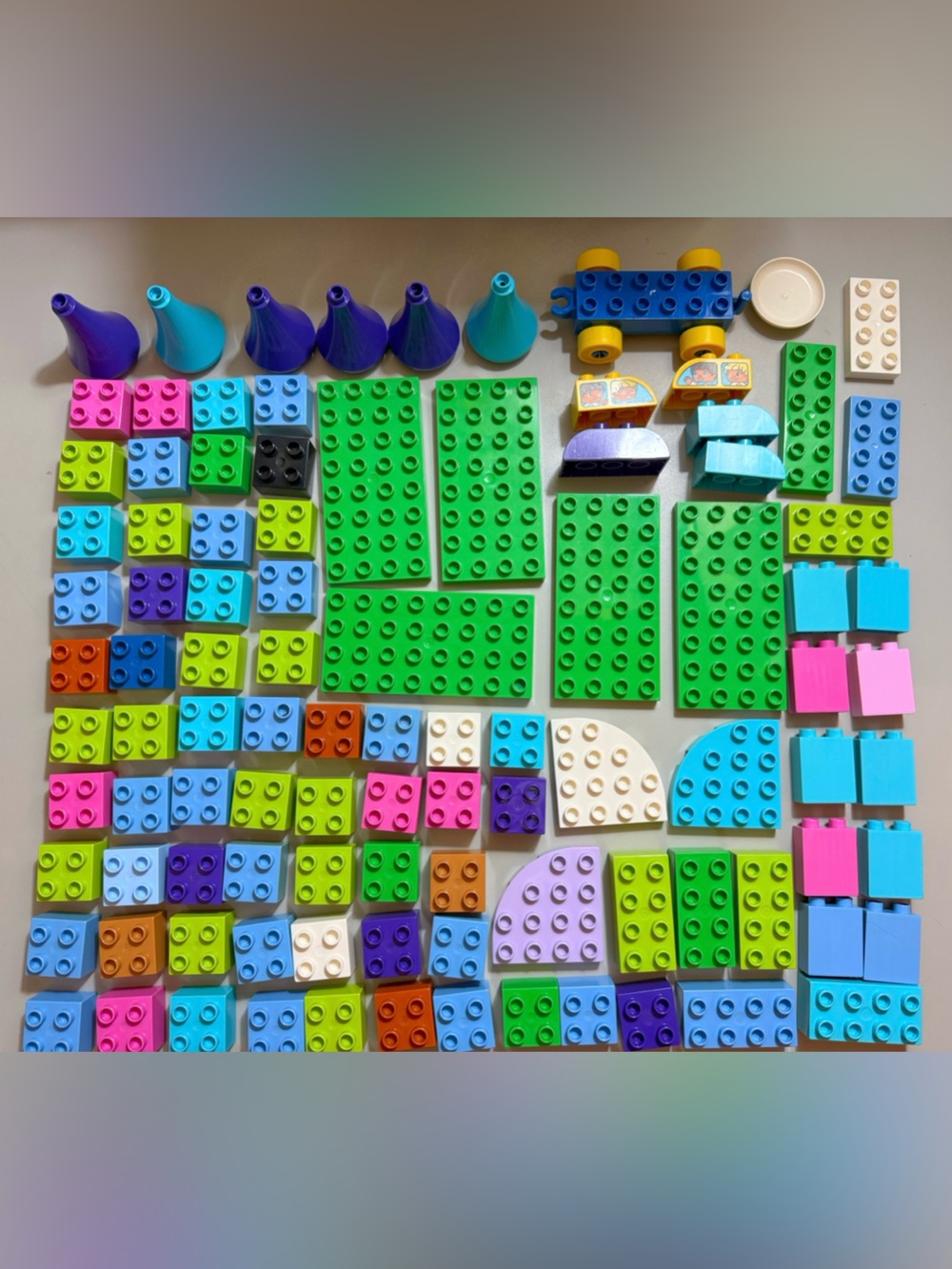 Lego | Duplo Blocks Bricks Set of 100 Colorful Girls Castle Princess Building